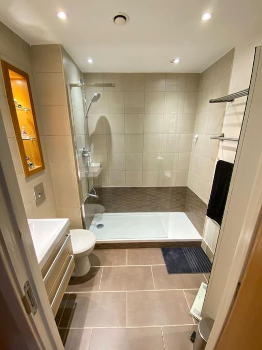 Sheffield City Centre Apartment & Balcony Bagian luar foto